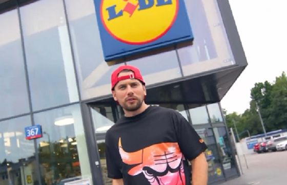 Sylwia Bomba i Greg Collins rapują reklamując Lidla