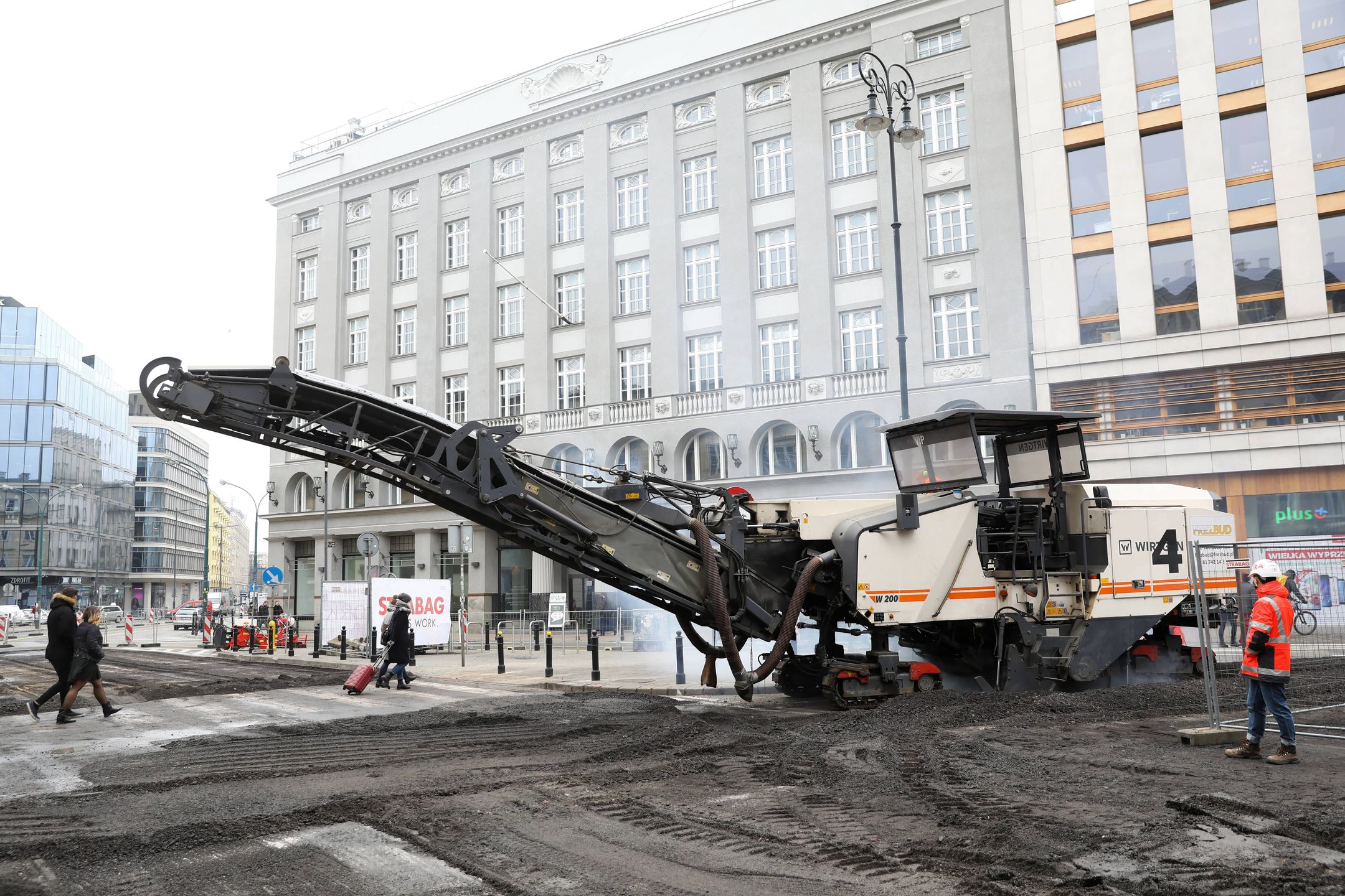 Warszawa. Prace budowlane w okolicy Placu pięciu rogów