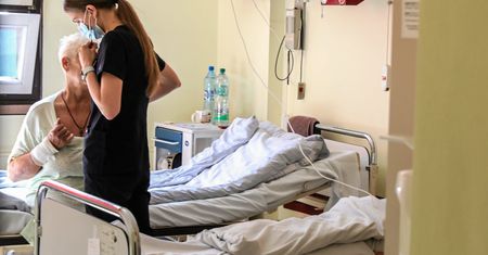 Dyrektorzy nie mają pieniędzy na podwyżki. Kraska: Wiem, że sytuacja szpitali jest inna