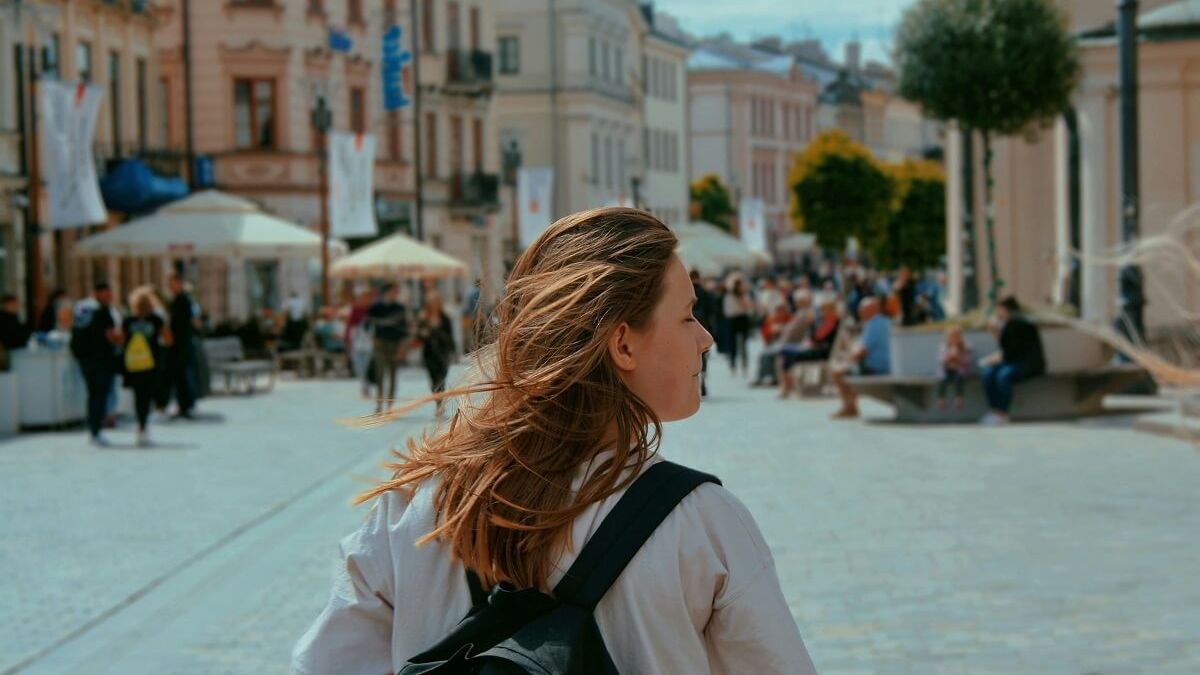 Kobieta na rynku w Lublinie