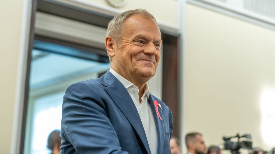 WARSAW, POLAND - 2024/10/15: Prime Minister of Poland, Donald Tusk arrives at the weekly Ministerial meeting in Warsaw. The Council of Ministers held they weekly session, on key security issues, financial issues and assistance in the health crisis were also discussed, among other things. Ministers also debated a new law on refugees and a temporary blocking of the right to asylum. (Photo by Marek Antoni Iwanczuk/SOPA Images/LightRocket via Getty Images)