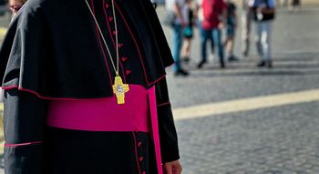 Czy zareagował za późno? Z opóźnieniem ruszy proces biskupa w Tarnowie