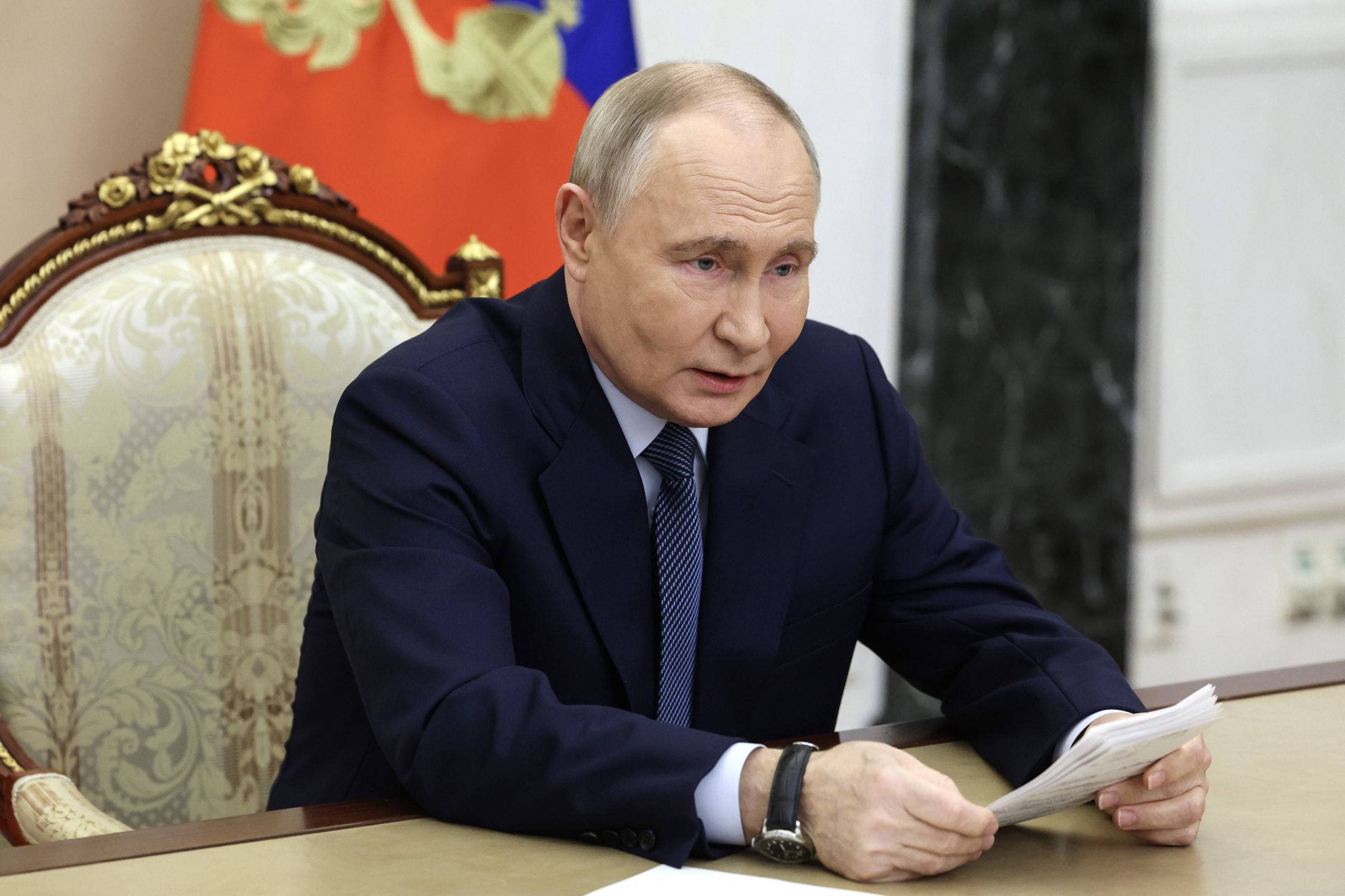 Russian President Vladimir Putin holds a meeting with the Defence Ministry leadership and representatives of the defense industry, in Moscow, Russia, 22 November 2024. Putin announced a successful test of the latest medium-range missile 'Oreshnik' on 21 November. Russia launched a combined strike on Ukraine's Yuzhmash defense plant in Dnipro with a ballistic missile in a non-nuclear hypersonic warhead, in response to Ukrainian strikes carried out with US and British weapons. EPA/VYACHESLAV PROKOFYEV/SPUTNIK/KREMLIN POOL MANDATORY CREDIT Dostawca: PAP/EPA.
