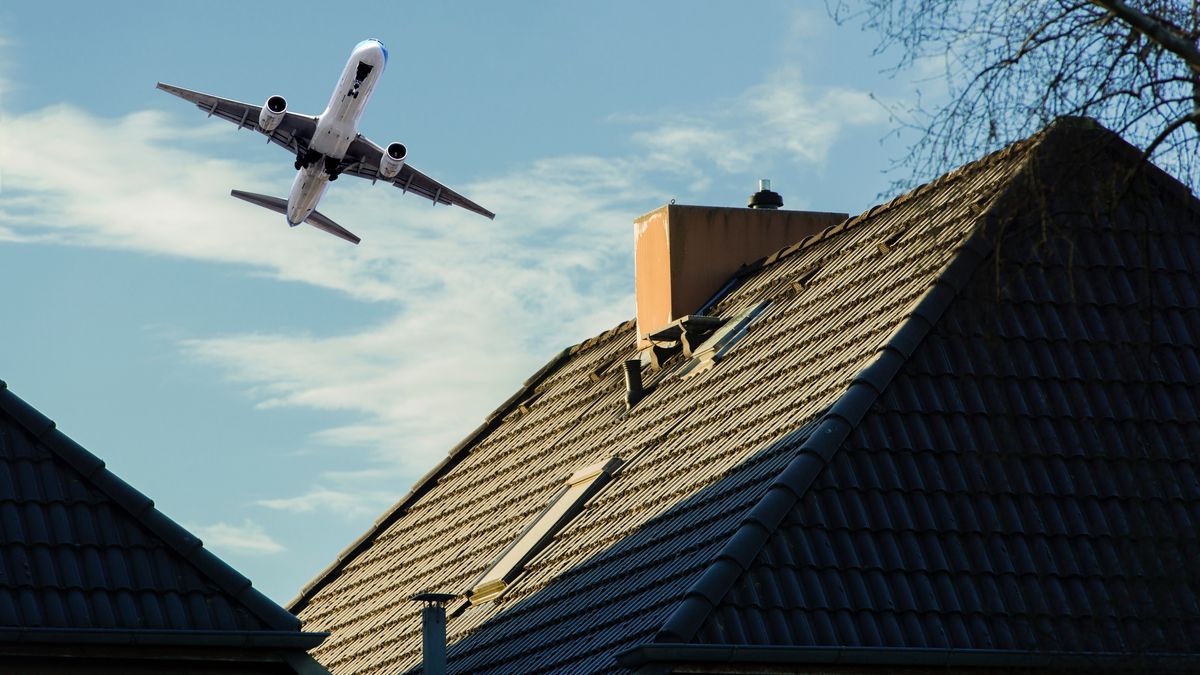 Volker Schlichting
flugzeug, landeanflug, fluglärm, wohngebiet, abflug, start, laut, stören, fliegen, landen, fluglinie, flugverkehr, gebäude, haus, concept, luftfahrt, passagierflugzeug, ohrschmerz, kopfschmerzen, anwohner, einflugschneise, flugverbot, klage, lärmbelästigung, triebwerk