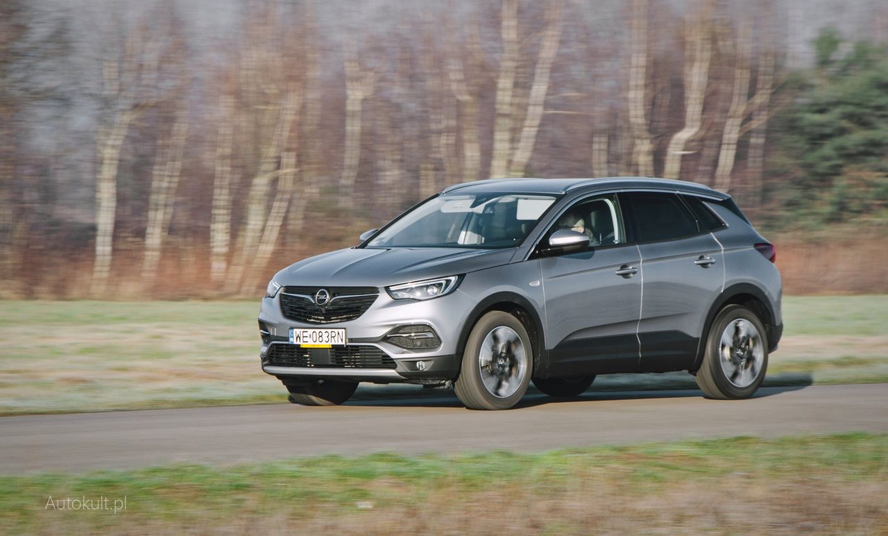 Opel Grandland X 1.2 Turbo AT: znacznie lepszy od mniejszego brata