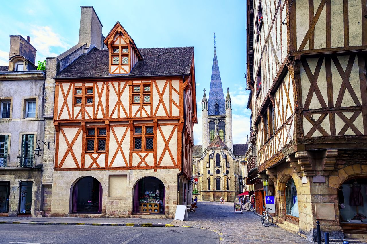 Dijon in France impresses not only because of the production of excellent mustard.