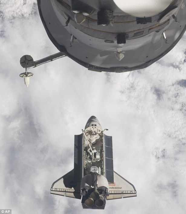 Endeavour dokuje na ISS - podatnik może odetchnąć