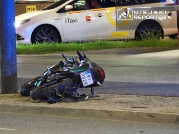 Warszawa: Zderzenie motocyklisty z autem na Rondzie ONZ