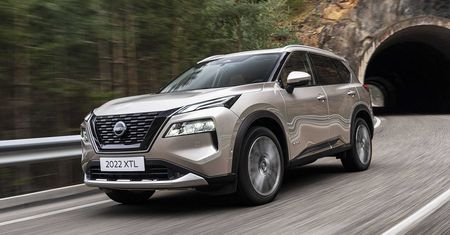 Nissan X-Trail wjeżdza do salonów. Hybrydowy napęd i cennik już bez tajemnic