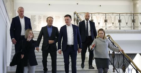 PiS zwraca się do TK. Jest odpowiedź Hołowni