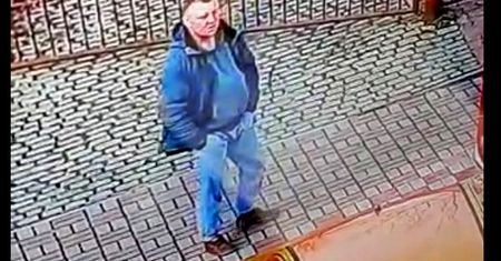 Zboczeniec zaatakował młodą kobietę na klatce schodowej bloku. Kto go rozpoznaje?