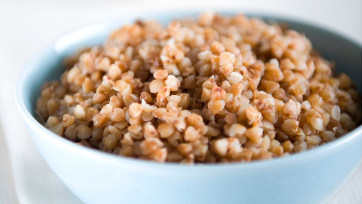 Kasza gryczana jest dostępna w sklepach w dwóch wersjach