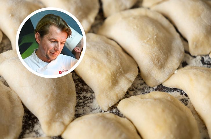 Zrób ciasto na pierogi jak Karol Okrasa. Z prpoporcji 2:1 zawsze wychodzi miękkie i giętkie