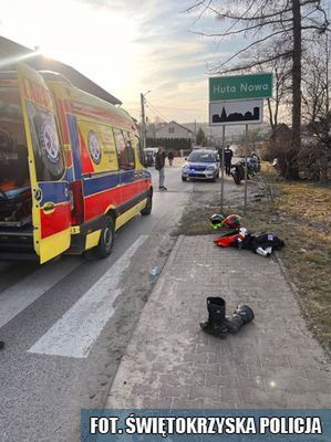 Ostrowieccy policjanci wracając ze szkolenia udzielili pomocy poszkodowanemu