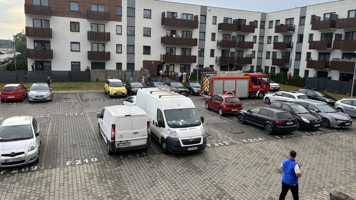 Straż pożarna regularnie walczy z pożarami instalacji przy ul. Strobanda