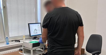 Chorzowianin nagrywał i szantażował kierowców łamiących prawo