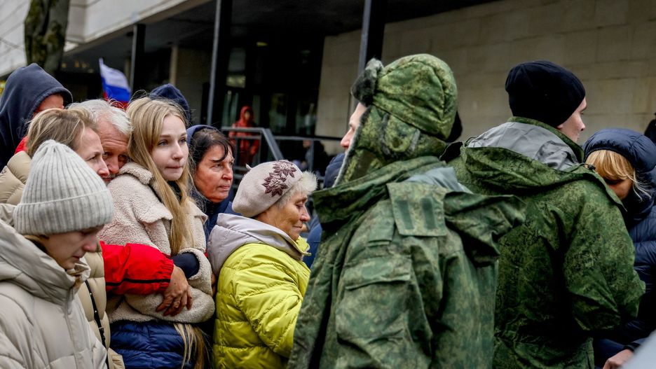 Rosyjscy poborowi ?egnaj? rodziny
MOSCOW, RUSSIA - OCTOBER 04: More than 200,000 people have reported to service under partial mobilization in Moscow, Russia on October 04, 2022. Speaking at a Defense Ministry meeting in the capital Moscow, Russian Defense Minister Sergey Shoygu instructed the military chiefs to provide the conscripts with the necessary clothing, arms, and other equipment. On Sept. 21, Russian President Vladimir Putin declared partial mobilization in the country, which will affect about 300,000 people aged 18-50. Sefa Karacan / Anadolu Agency/ABACAPRESS.COM
AA/ABACA