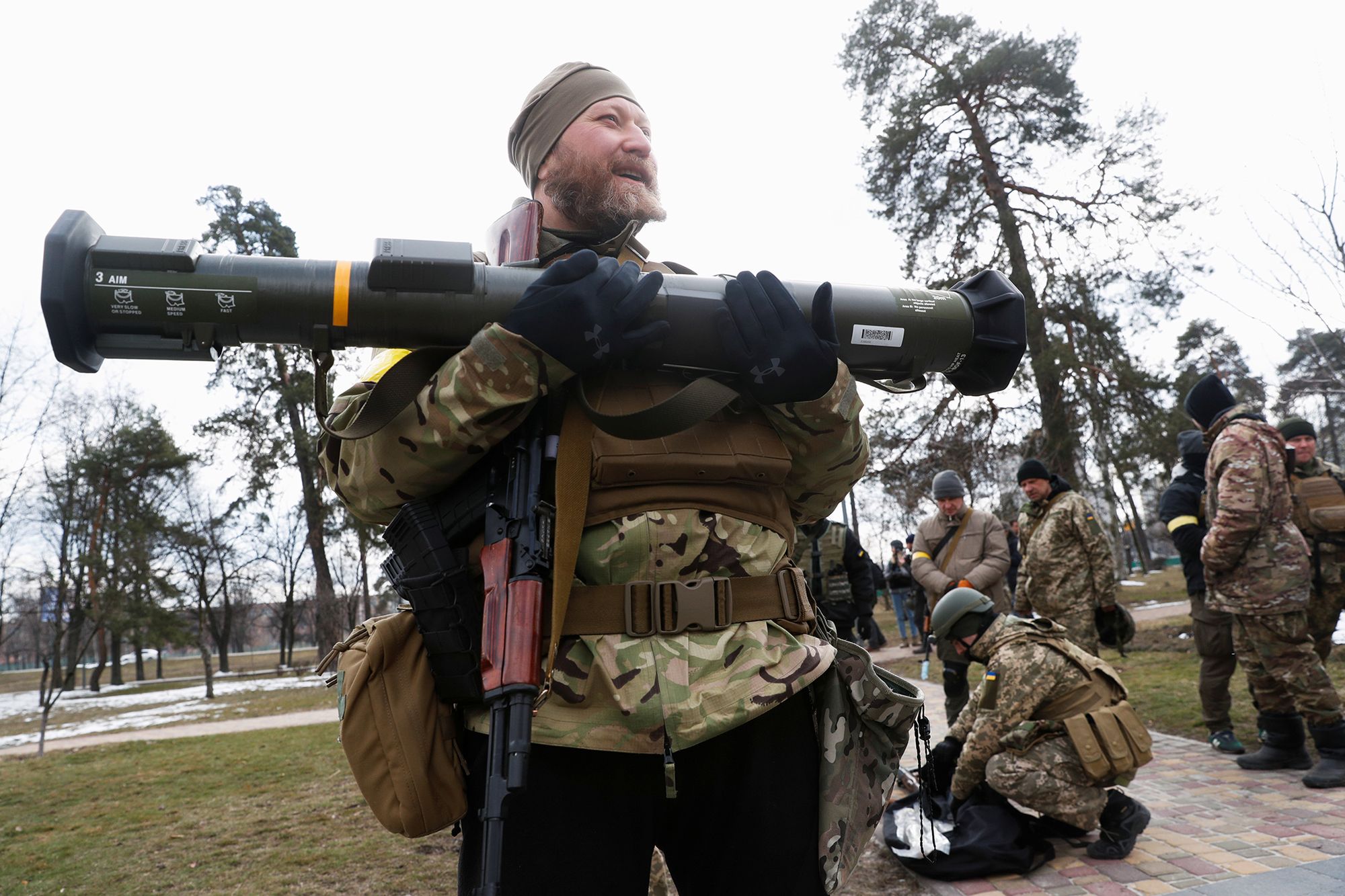 Wojna w Ukrainie. Nowi członkowie WOT-u szkolą się w korzystaniu z ciężkiej broni 5