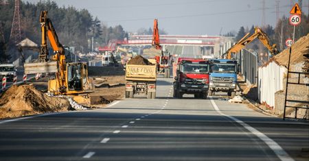 Droga, której nikt u siebie nie chce. "Wybór między dżumą a cholerą"