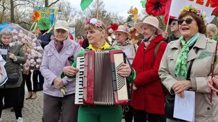 Inowrocław: Kolorowy pochód przeszedł przez Park Solankowy