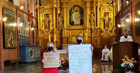 Scheuring-Wielgus dokonała profanacji? Opinia duchownych