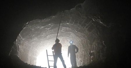 Gigantyczny zegar mechaniczny na 10 000 lat