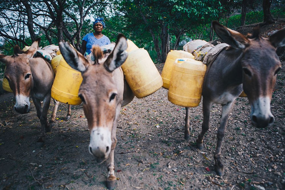 Bruno Roseti odwiedził i sfotografował fascynujące życie plemienia Luo 25