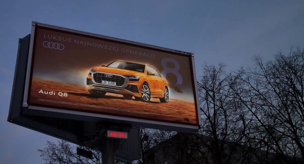 Kampania Audi odwzorowuje działania świateł auta na nośnikach zewnętrznych