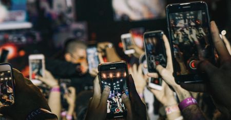 Wejść na szczyt łatwo, ale potem zaczynają się schody, czyli TOP 5 branży mobilnej