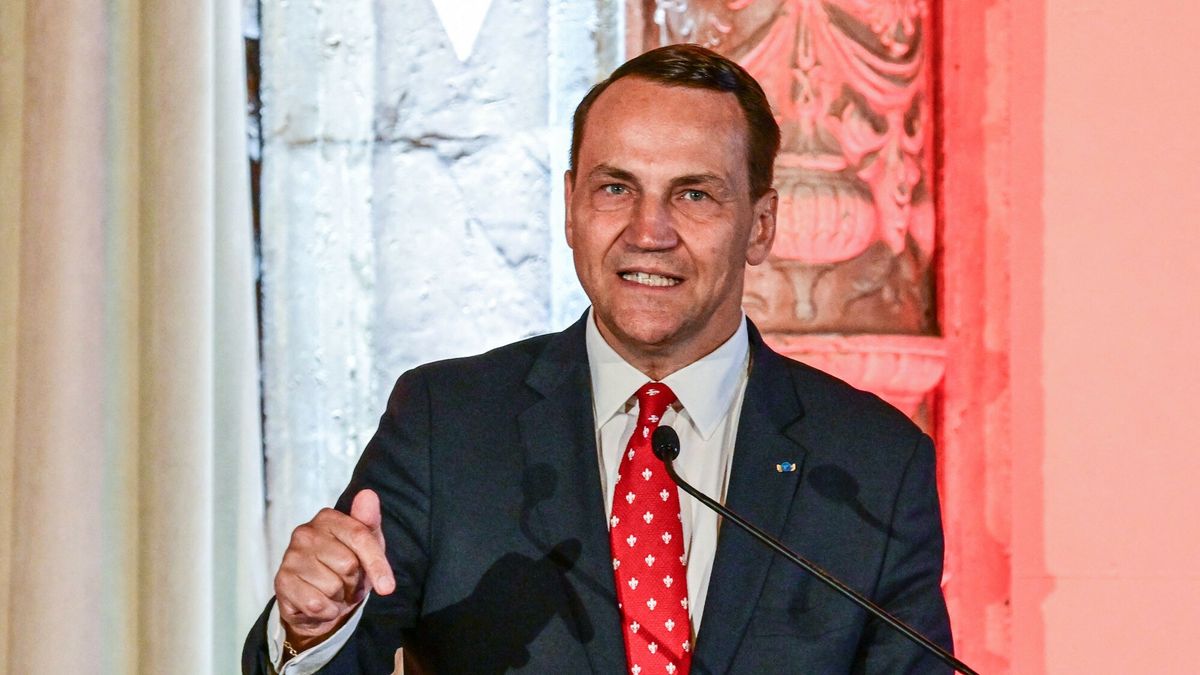 Rados?aw Sikorski i Marc Rubio wr?czyli nagrod? Solidarno?ci
Polish Deputy Prime Minister Radoslaw Sikorski speaks at the Lech Wa??sa Solidarity Prize Awards Ceremony on September 2, 2025, in Coral Gables, Florida. (Photo by Giorgio VIERA / AFP)
GIORGIO VIERA