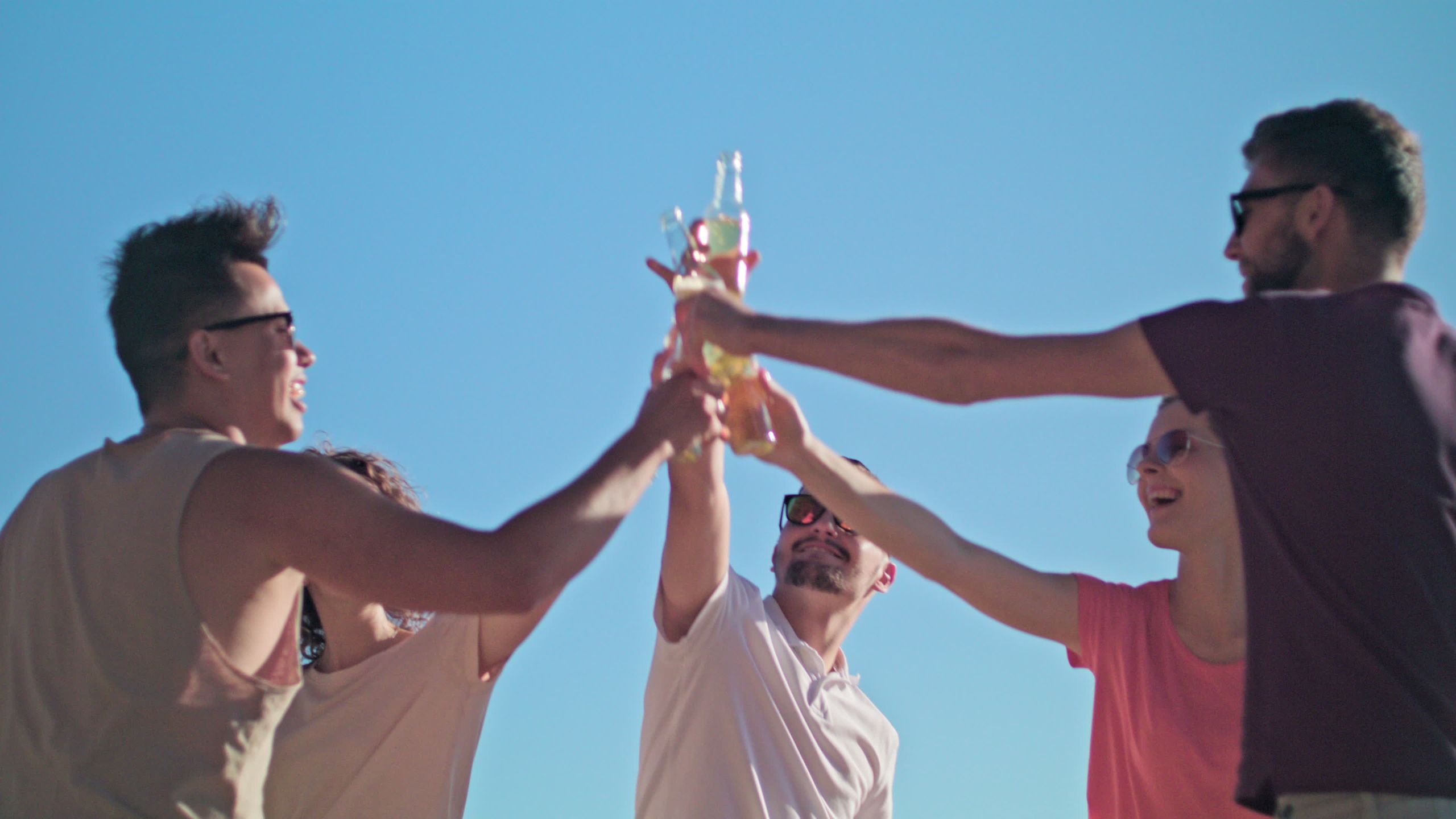 Picie alkoholu w miejscach publicznych jest zabronione