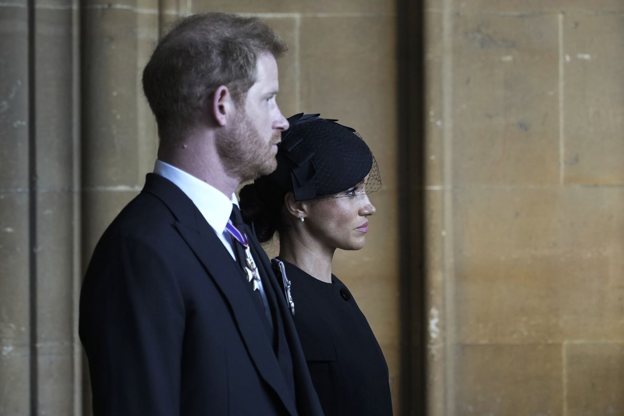 Książę Harry i Meghan Markle zostali usunięci ze strony internetowej rodziny królewskiej 
