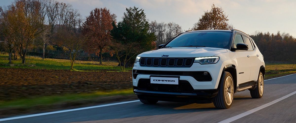 Jeep Compass PHEV. Gotowy na miejskie i terenowe wyzwania