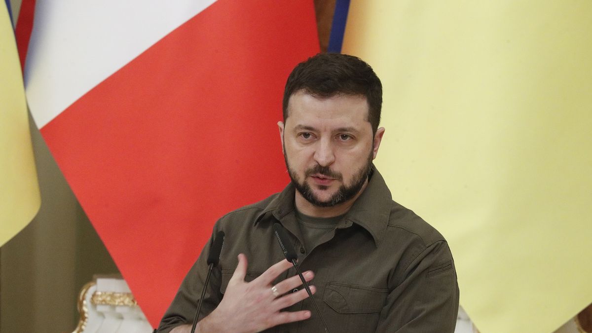 Wojna w Ukrainie. Francuskie wydawnictwo wyda zbiór przemówień Zełenskiego.EPA/SERGEY DOLZHENKO Dostawca: PAP/EPA.