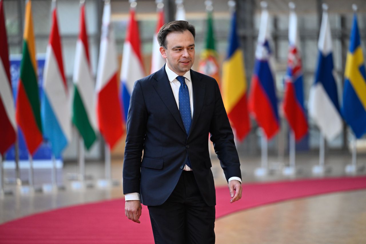 Pieniądze na zbrojenia. Minister finansów wskazuje priorytet