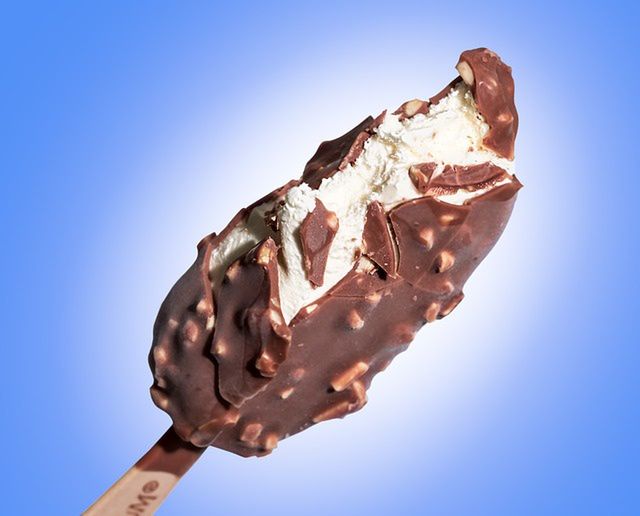 Lody z Biedronki skażone groźną substancją. Lepiej sprawdź, czy je masz w lodówce!
