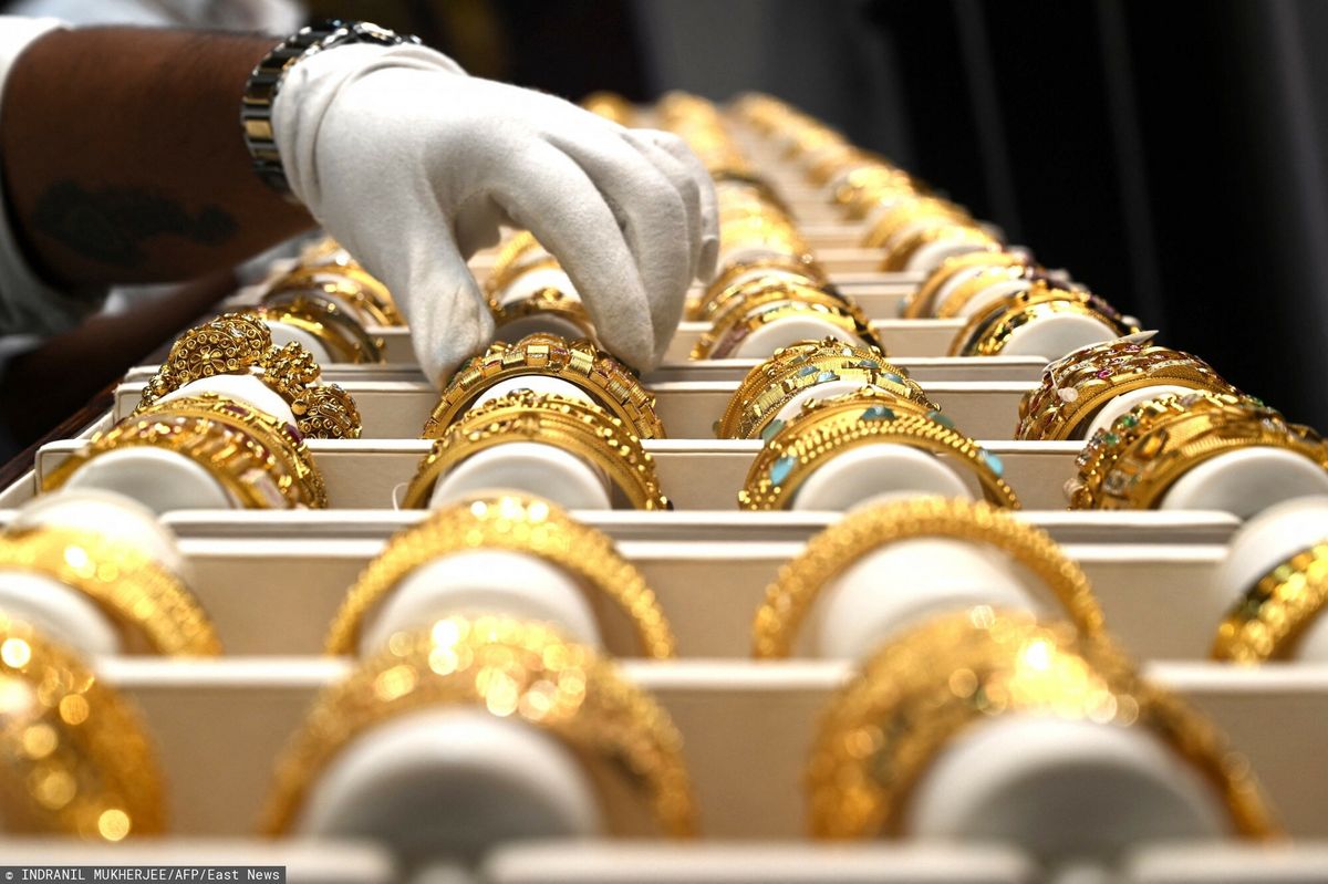 Politico o zakazie importu rosyjskiego złota, ale nie biżuterii