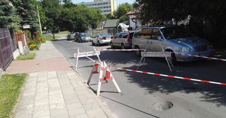 Tędy nie przejedziesz. Zapadł się fragment jezdni na ul. Nowomiejskiej