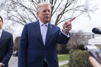 Trump obraża senatorów. Tak chce wymusić poparcie dla ustawy