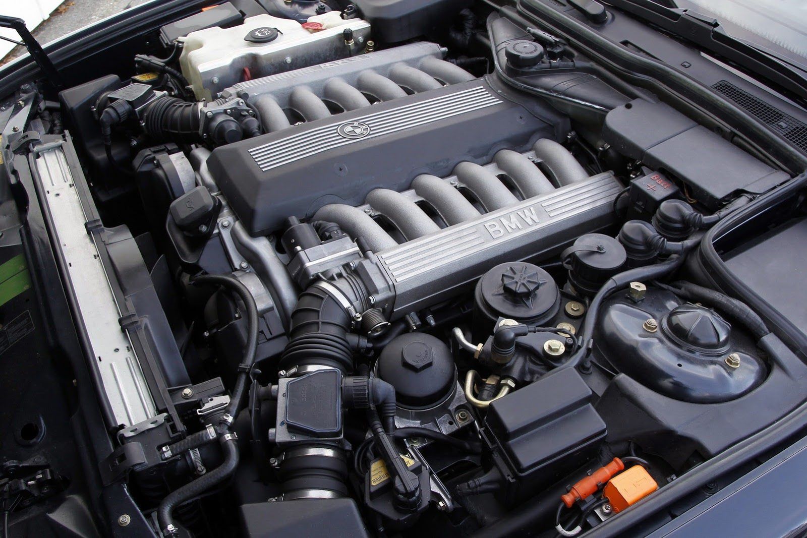 BMW Serii 7 V12
