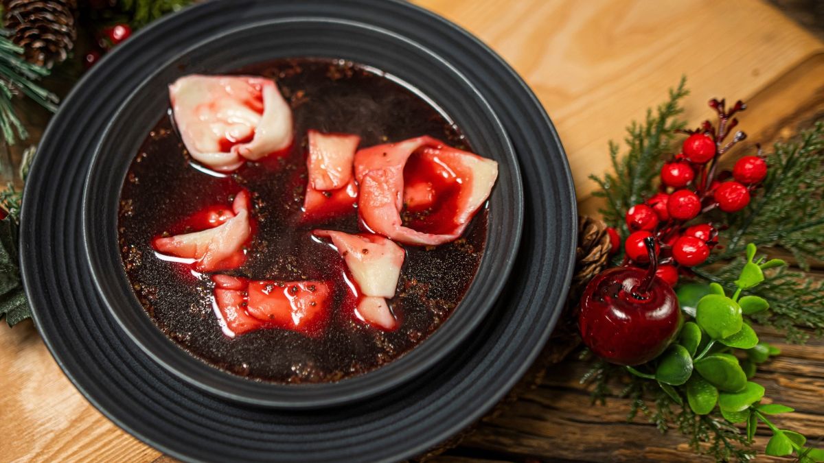 Barszcz czerwony z uszkami