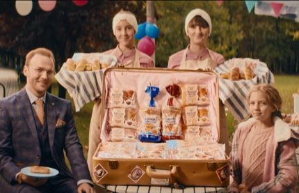 Dan Cake w promocji rozda w trzech miastach 100 tys. bułeczek