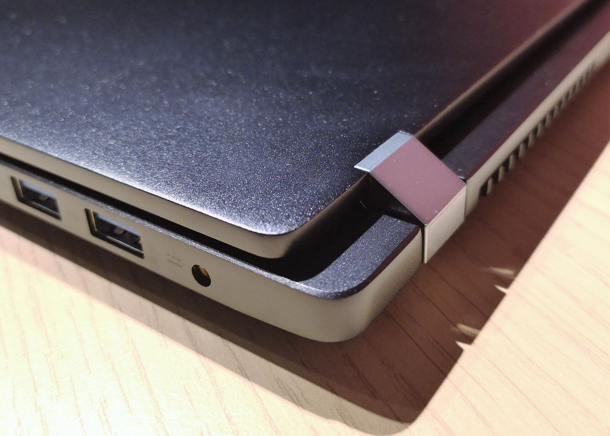 Acer TravelMate X3 – test klasycznego laptopa z szeregiem przydatnych złączy 3