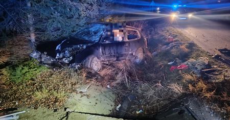 Jechali na interwencję, zauważyli rozbite auto. W środku był mężczyzna