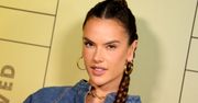 Alessandra Ambrosio w zakolanówkach. To był strzał w dziesiątkę