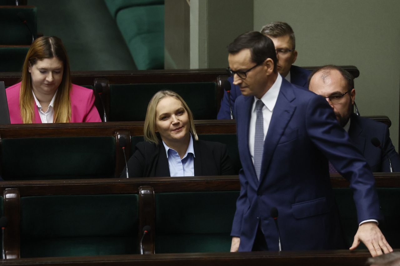 Minister Kultury i Dziedzictwa Narodowego Dominika Chorosińska oraz premier Mateusz Morawiecki
