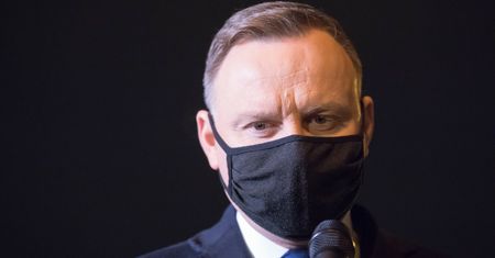Koronawirus. Andrzej Duda o karaniu przedsiębiorców: "to okropna konieczność"
