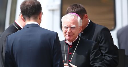 Duchowni wspierają PiS? "Kościół płaci cenę za swoich hierarchów"