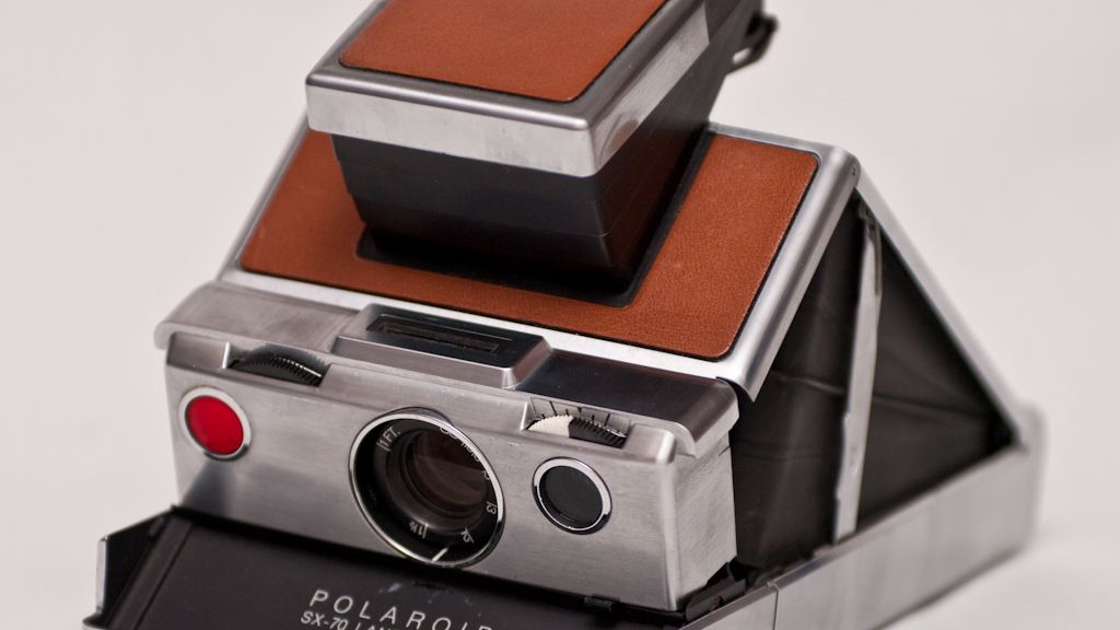 Polaroid zapowiada coś nowego, wspominając rok 1972. Czy zobaczymy współczesną wersję SX-70? 1