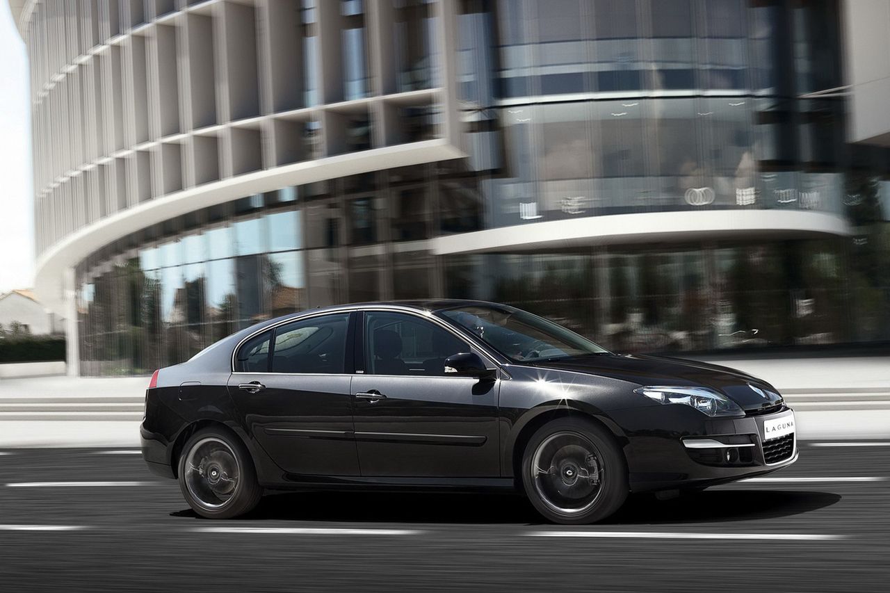 Renault Laguna liftback